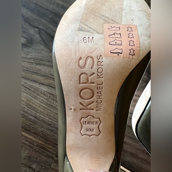 Michael Kors Patent Leather 5-Inch Round Toe Heel - Picture 5 of 10